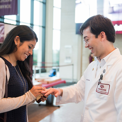 Aggie doctor receiving Aggie ring